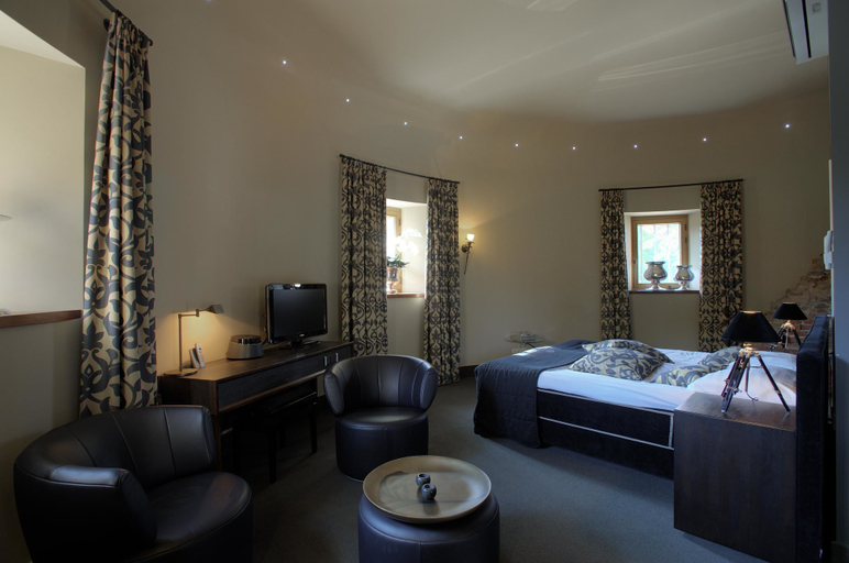 Bedroom 3, Landgoed Kasteel Daelenbroeck, Roerdalen