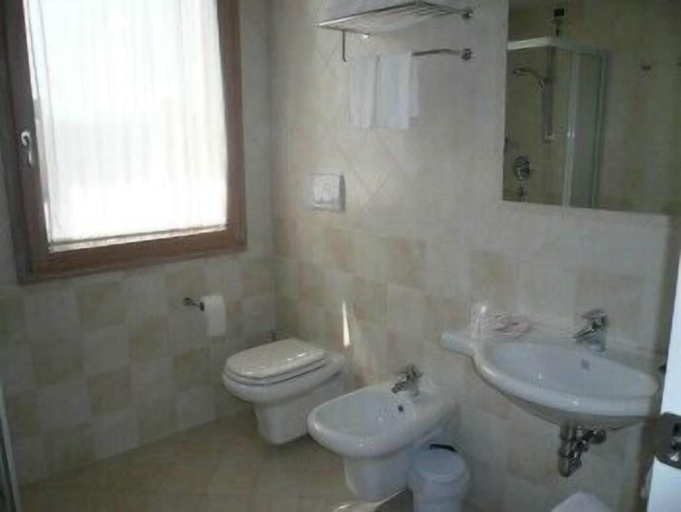 Bathroom, Albergo Ristorante Campanile Azzurro, Padua