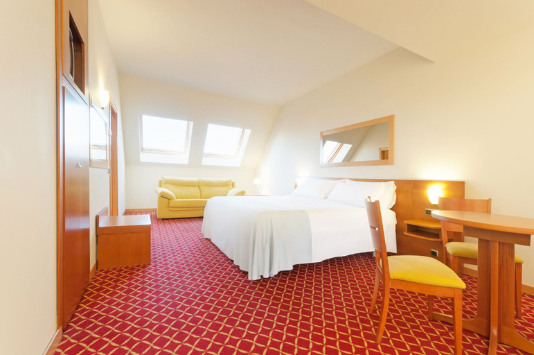 Bedroom 2, Hotel Zentral Leon Camino, León