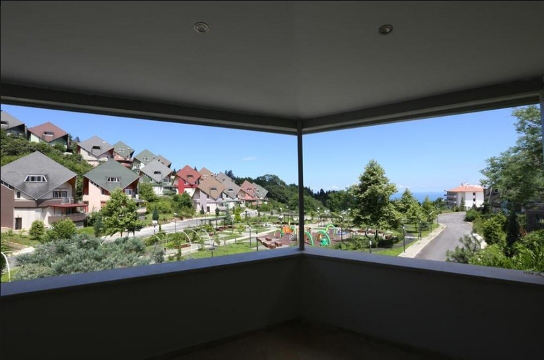Others 4, Villa Koruköy, Merkez