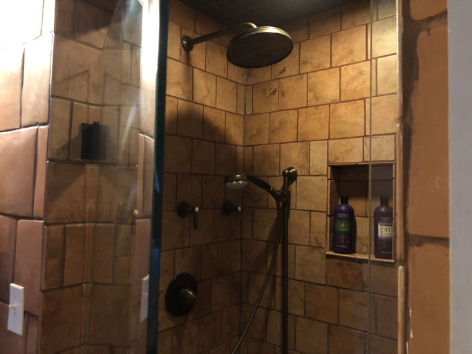 Bathroom 4, Oakview Bed and Breakfast, Orleans