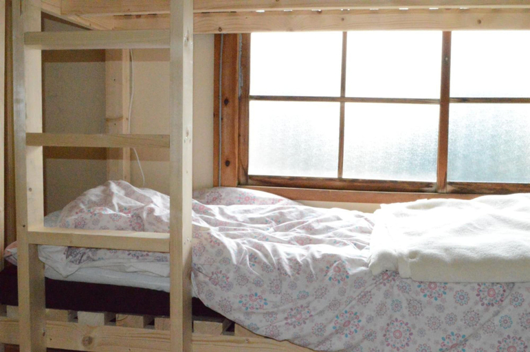 Bedroom 4, Satoyama Guest house COUTURE - Hostel, Ayabe