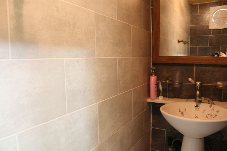 Bathroom 4, Chiam Gotaek, Andong