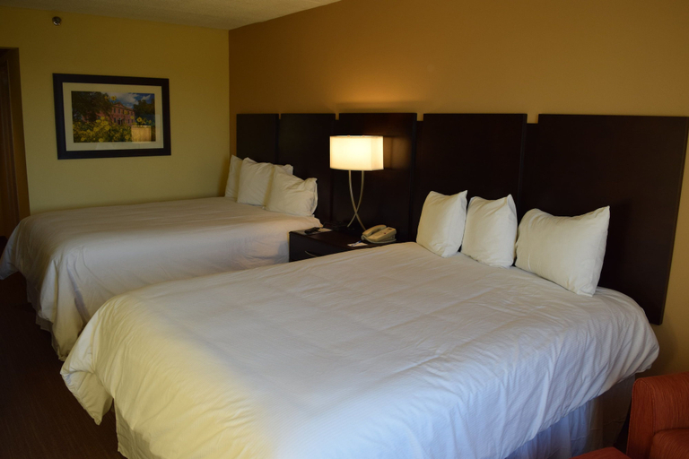 Bedroom 3, BridgePointe Hotel & Marina, Craven