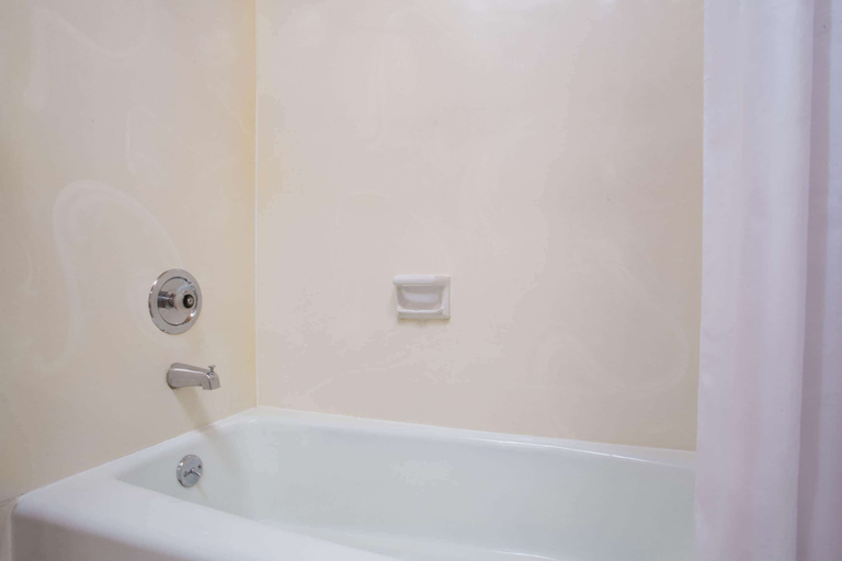 Bathroom 4, Howard Johnson by Wyndham Brigham City, Box Elder