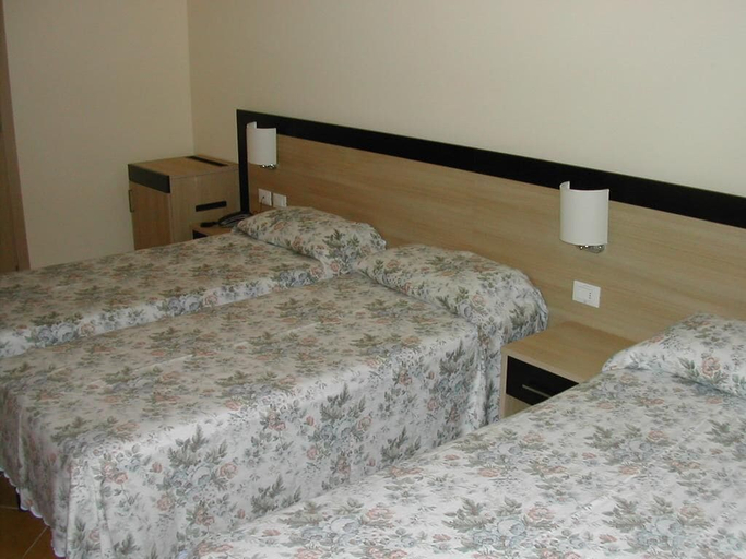 Bedroom 4, Hotel Flora, Livorno