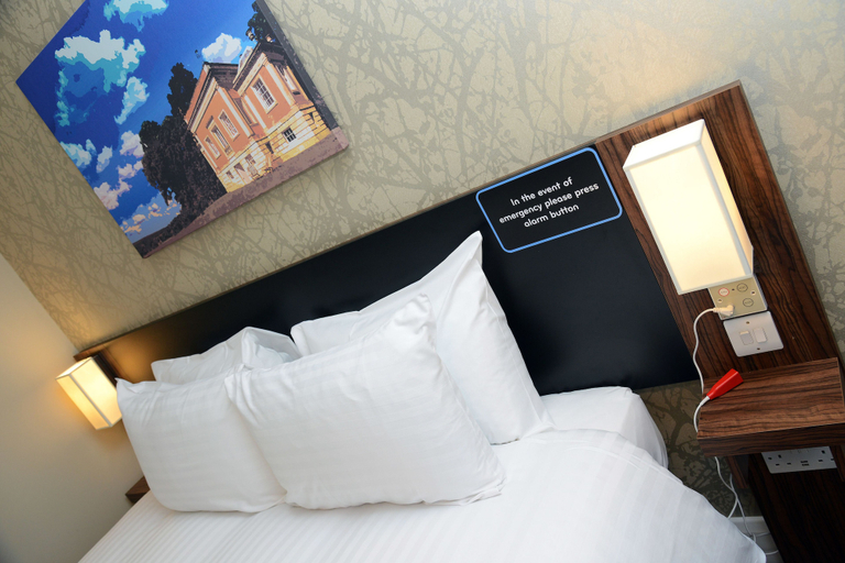 Bedroom 2, Woodcocks, Lincoln by Marston's Inns, Lincolnshire