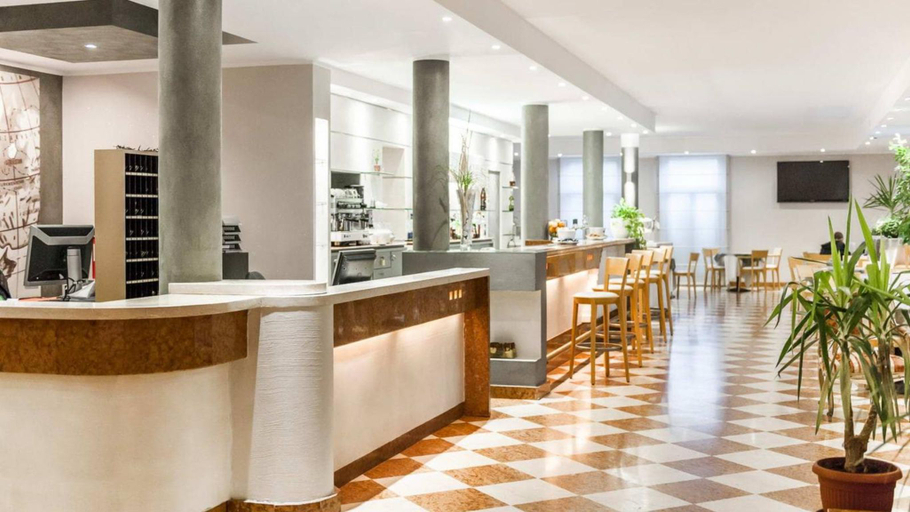 Public Area 2, Club Hotel la Vela, Trento