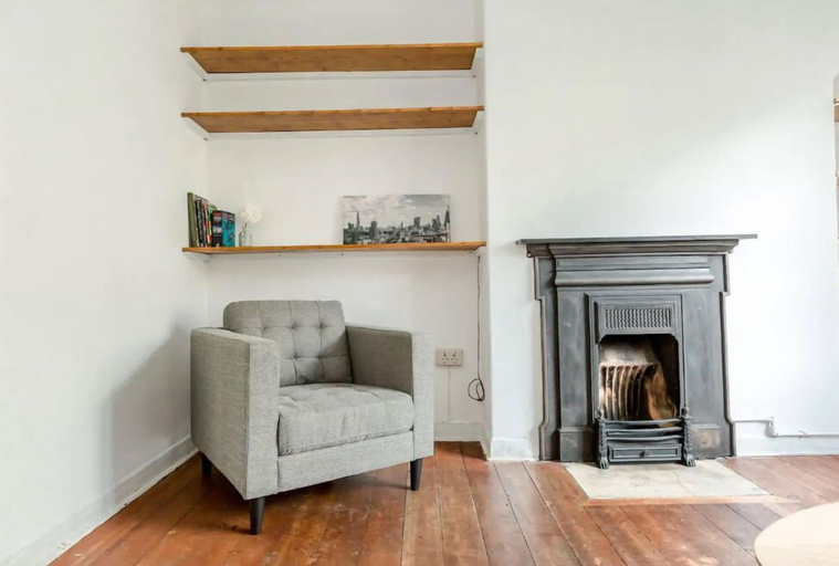 Others 4, Central London 2BR Apartment in Waterloo, London