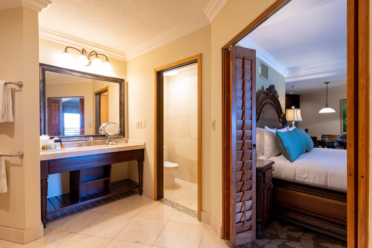Bedroom 4, Pacific Terrace Hotel, San Diego