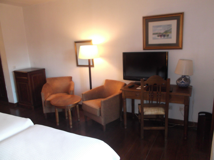 Bedroom 4, Parador de Santillana Altamira, Cantabria