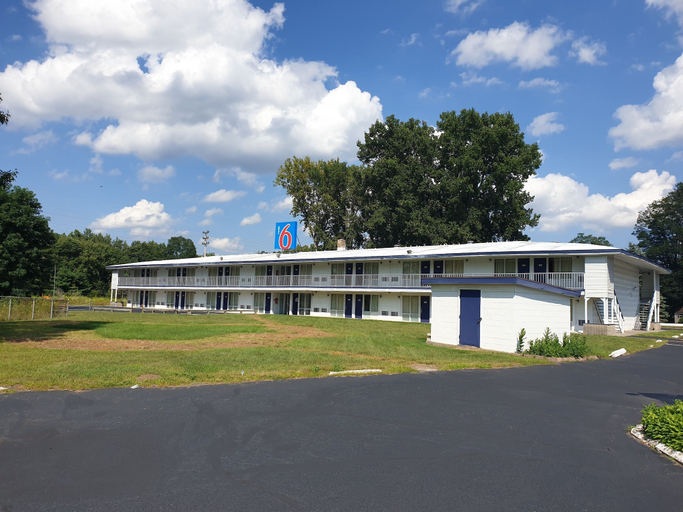 Exterior & Views 2, Motel 6 Schenectady, NY, Albany
