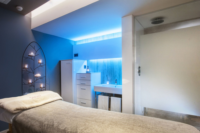 Bedroom 4, Salles Hotel Pere IV, Barcelona