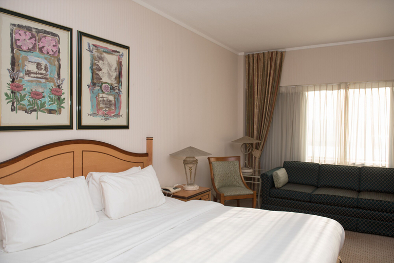 Bedroom 3, Golden Jubilee Hotel, West Dunbartonshire
