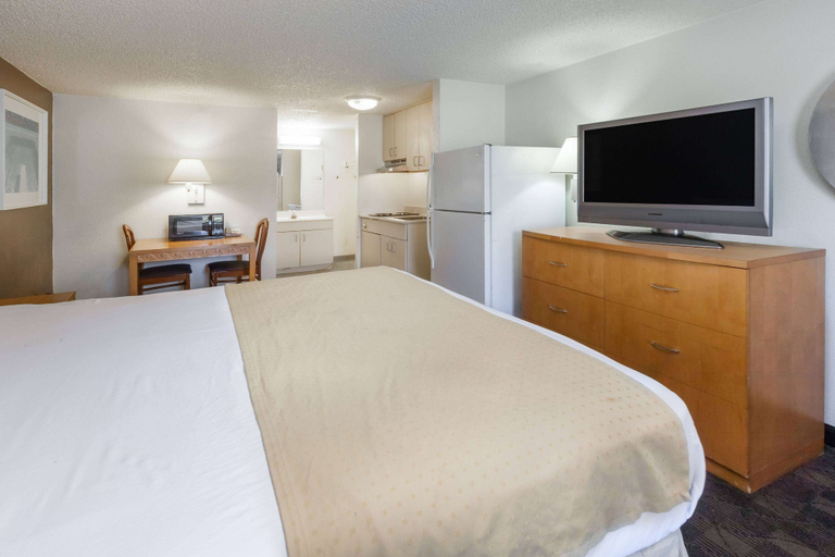 Bedroom 3, Knights Inn Flint, Genesee