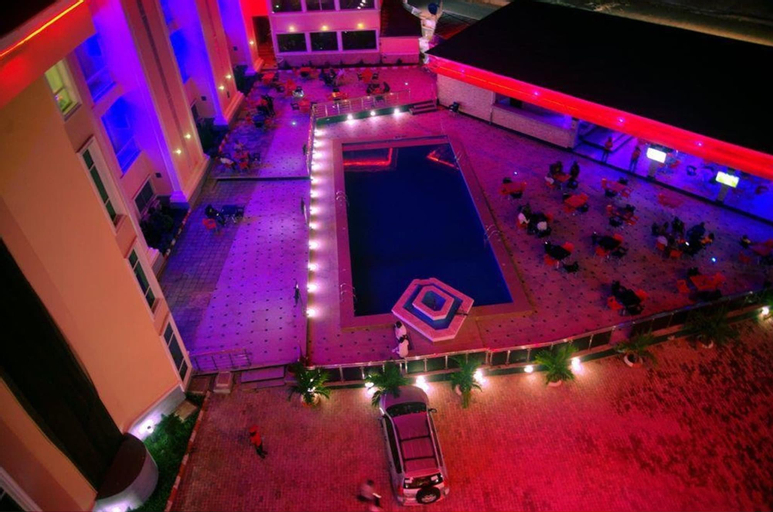 Sport & Beauty 2, Hampton Towers and Spa, Oshimili North