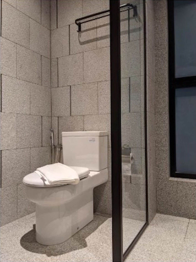 Bathroom 5, Mana-Mana Suites at Scarletz KLCC, Kuala Lumpur