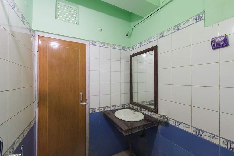 Bathroom 4, Hotel Mahalaxmi Indo Myanmar, Kamrup Metropolitan