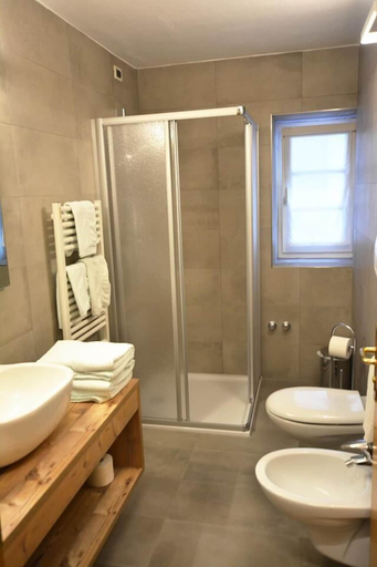 Bathroom 3, Hotel Nès Crépes, Trento