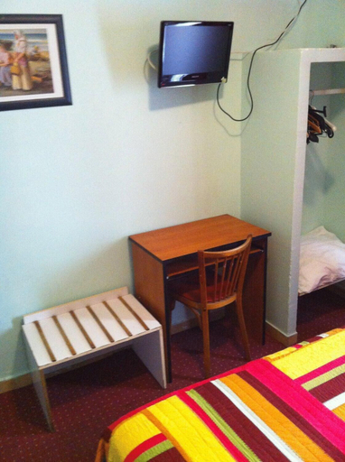 Bedroom 4, Hotel Pacific, Paris