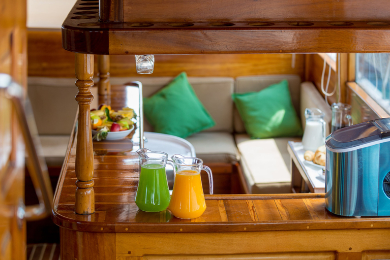 Food & Drinks 4, Dm Yachting - 7 Night Cruise Sun-Sun