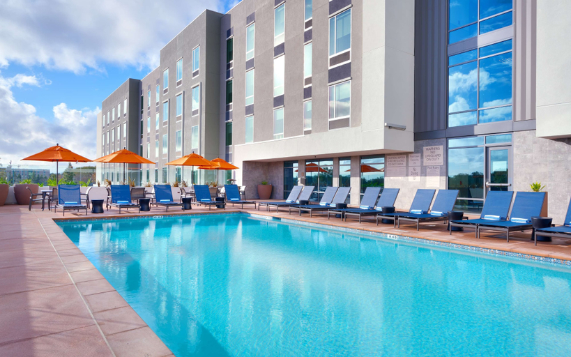 Sport & Beauty 5, Hampton Inn & Suites Anaheim Resort Convention Center, Orange