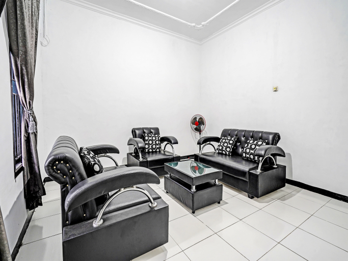 Public Area 2, OYO 91334 Permata Papua Guest House, Garut