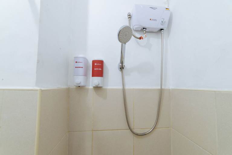 Bathroom 4, RedDoorz @ Kassel North Caloocan, Kalookan City