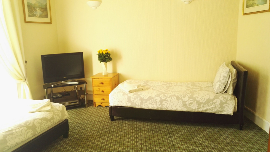 Bedroom 3, Victoria Hotel, Perthshire and Kinross