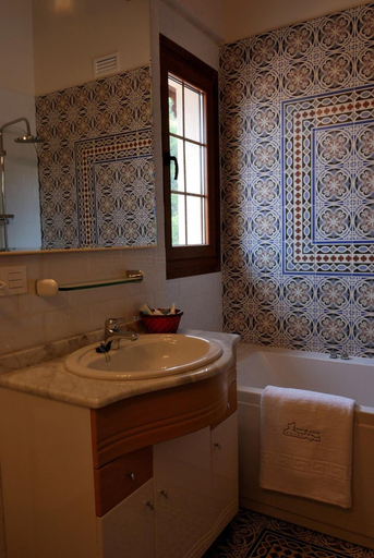Bathroom 4, Hotel Playa de Aguilar, Asturias