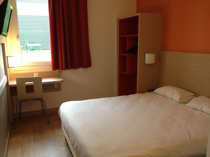 Bedroom 3, Premiere Classe Roissy - Aéroport CDG - Le Mesnil Amelot, Seine-et-Marne