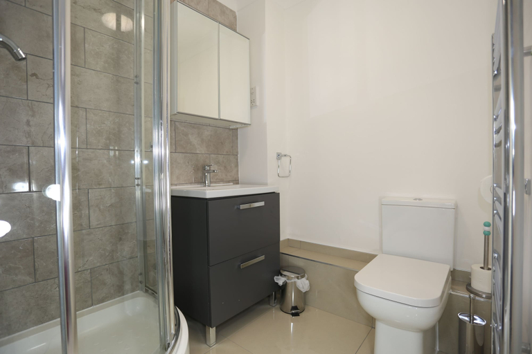 Bathroom 3, Lovely Studio Apartments - Thamesmead, London