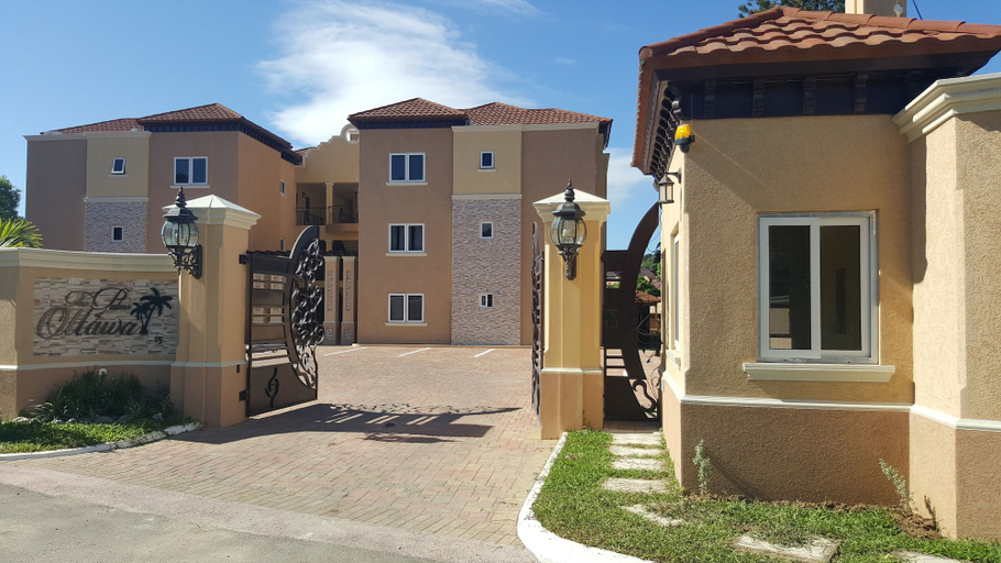 Exterior & Views 2, Executive Suites - Palms of Ottawa