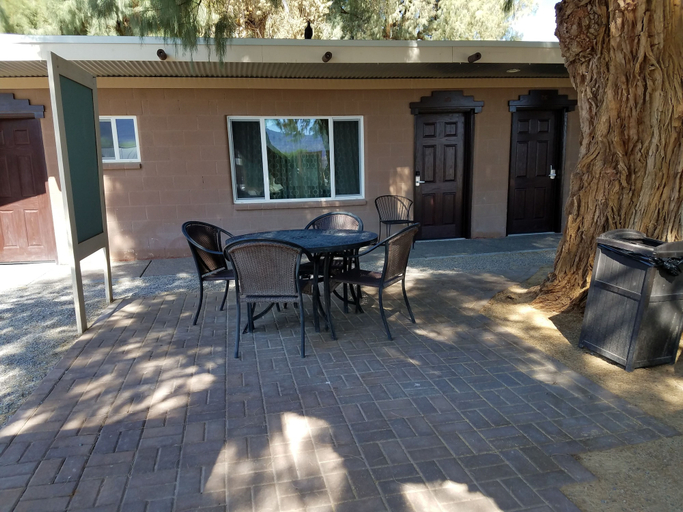 Others 5, Shoshone Inn, Inyo