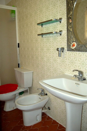 Bathroom, Les Terrasses De Cala Llevado, Girona