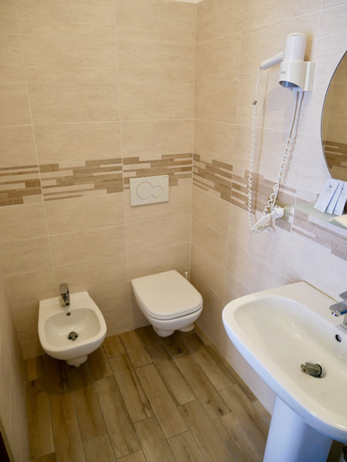 Bathroom 3, Hotel Jole, Savona