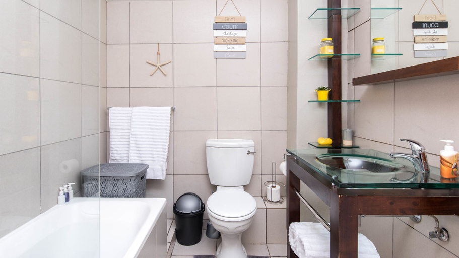 Bathroom 3, Jackal Creek Self-Catering Apartments, City of Johannesburg
