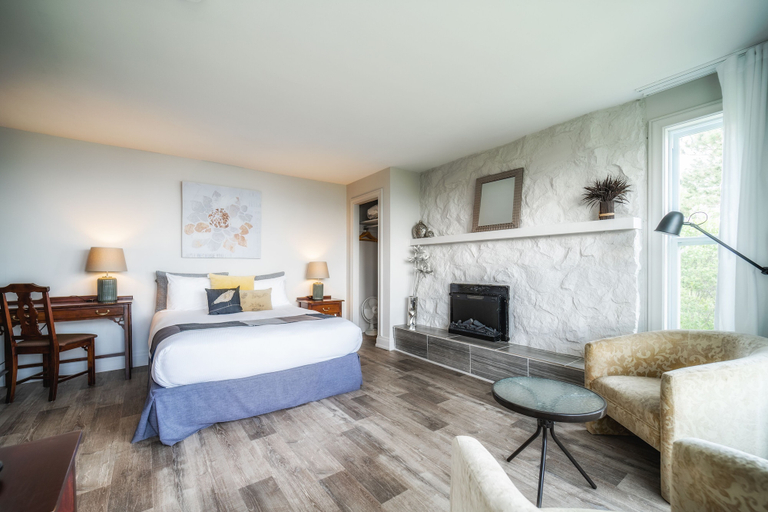 Bedroom 3, Hotel Cap Aux Pierres, Charlevoix