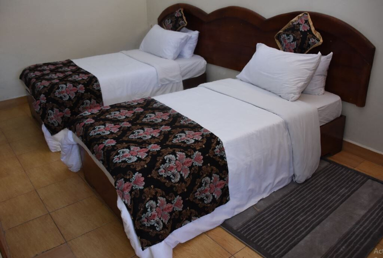 Bedroom 5, Boulevard Excelsior Motel, Fort Portal