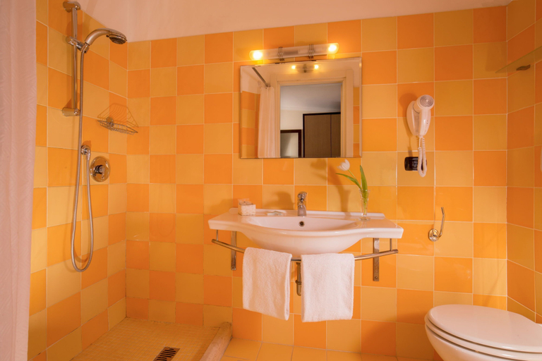 Bathroom 4, Resort La Rocchetta, Roma