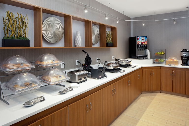 Food & Drinks 4, SpringHill Suites by Marriott Detroit Metro Airport Romulus, Wayne
