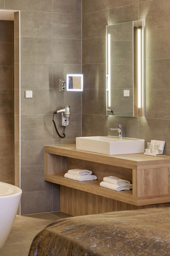 Bathroom 5, Van der Valk Hotel Breda, Breda