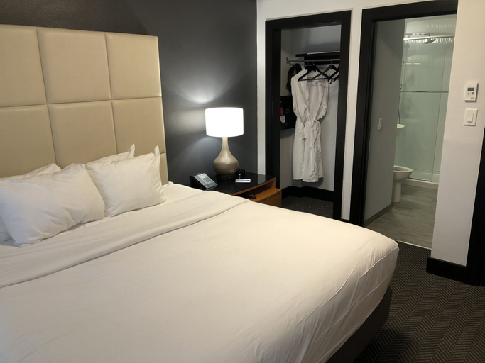 Bedroom 4, Streamline Hotel, Volusia