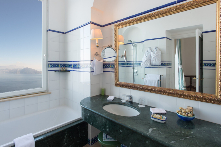 Bathroom 4, Caesar Augustus, Relais & Chateaux Hotel, Napoli