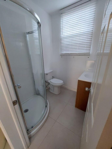 Bathroom 3, The Golden Gate Inn