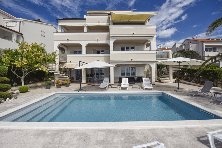 Sport & Beauty 4, Pool Apartments Tolo, Novalja