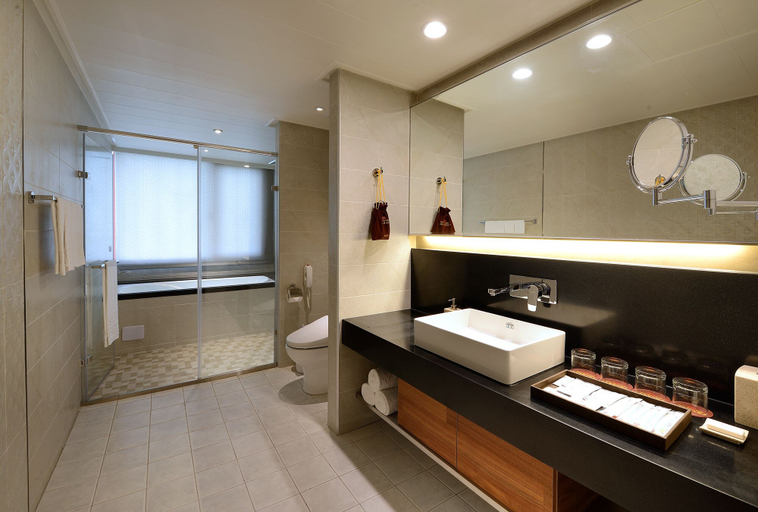 Bathroom 4, Shiny Ocean Hotel, Hualien