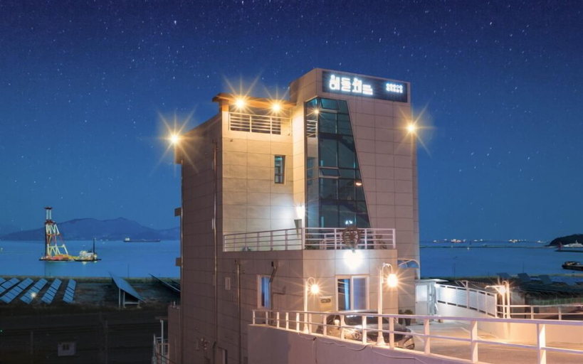 Exterior & Views 2, Haedeulchae Pension, Yeosu