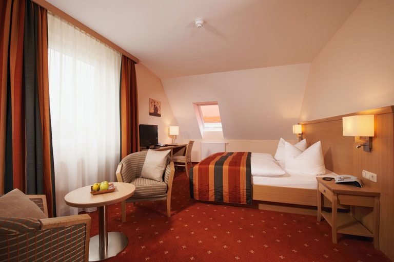 Bedroom 3, Parkhotel Neustadt, Sächsische Schweiz-Osterzgebirge