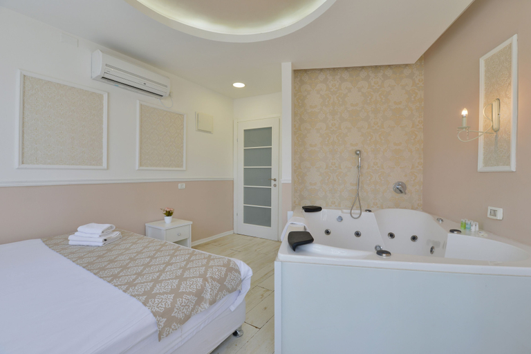 Bedroom 4, Litov Hotel
